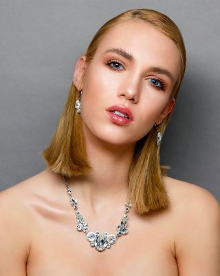 Zářivá krása, která si říká o pozornost.🤩 Šperk, který rozzáří každý pohled i výjimečný okamžik.💖